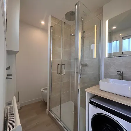 Apartment Renove Proche Digue Sainte-barbe A Avec Parking Gratuit - Fr-1-239-1073 *
